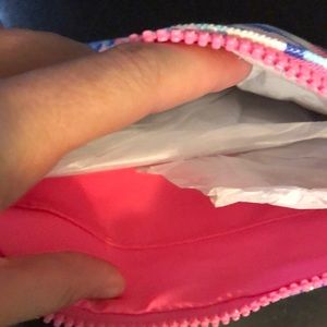 Lilly Pulitzer Bags - NWT Lilly Pulitzer Gypset pouch - super cute! Lilly Pulitzer Bags - NWT Lilly Pulitzer Gypset pouch - super cute!